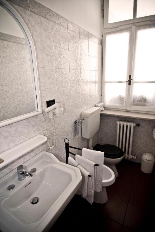 Hotel Regina Pinerolo Quarto foto